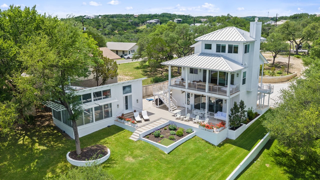 1209 Edgewater Drive
