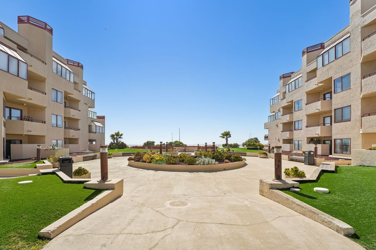 875 La Playa St
