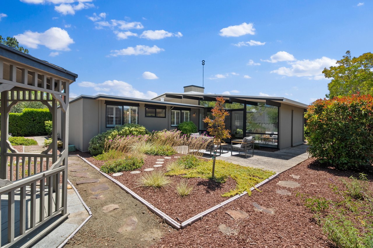 807 Blanchard WAY