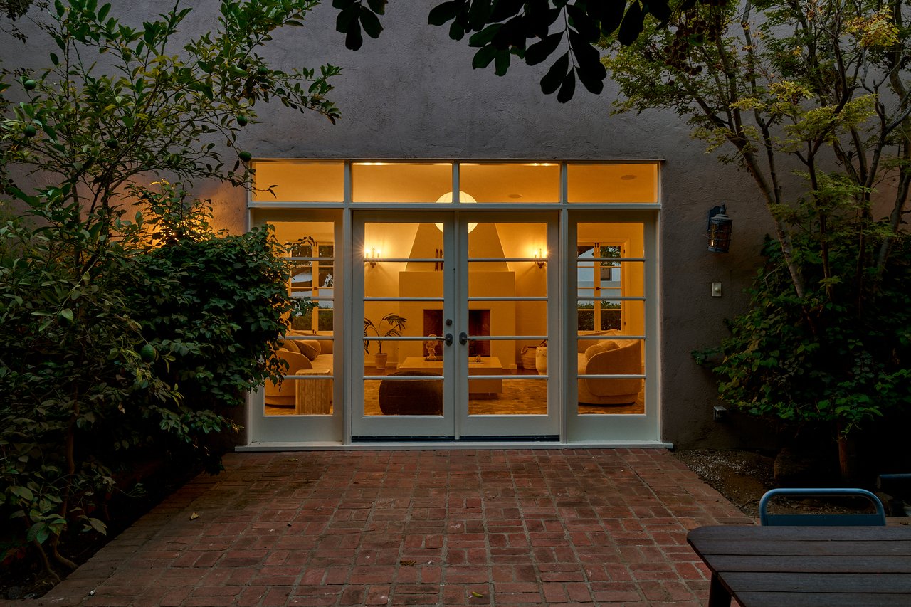 1990 Rose Villa St in Pasadena