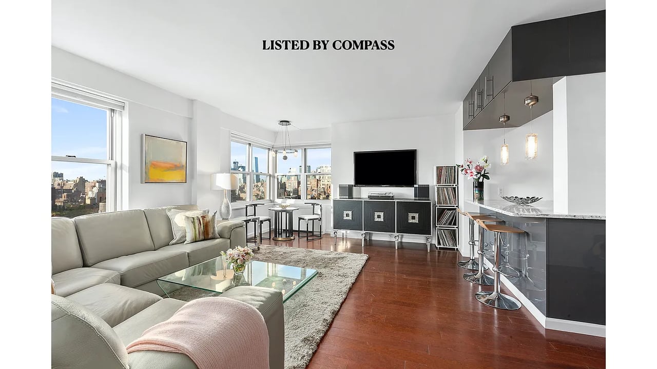 20 E 9th St #23A