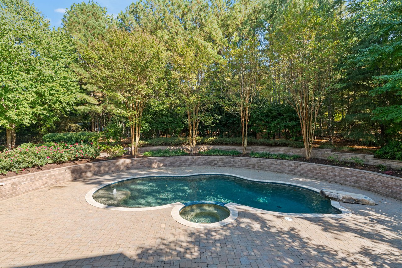 2010 Lake Shore Landing