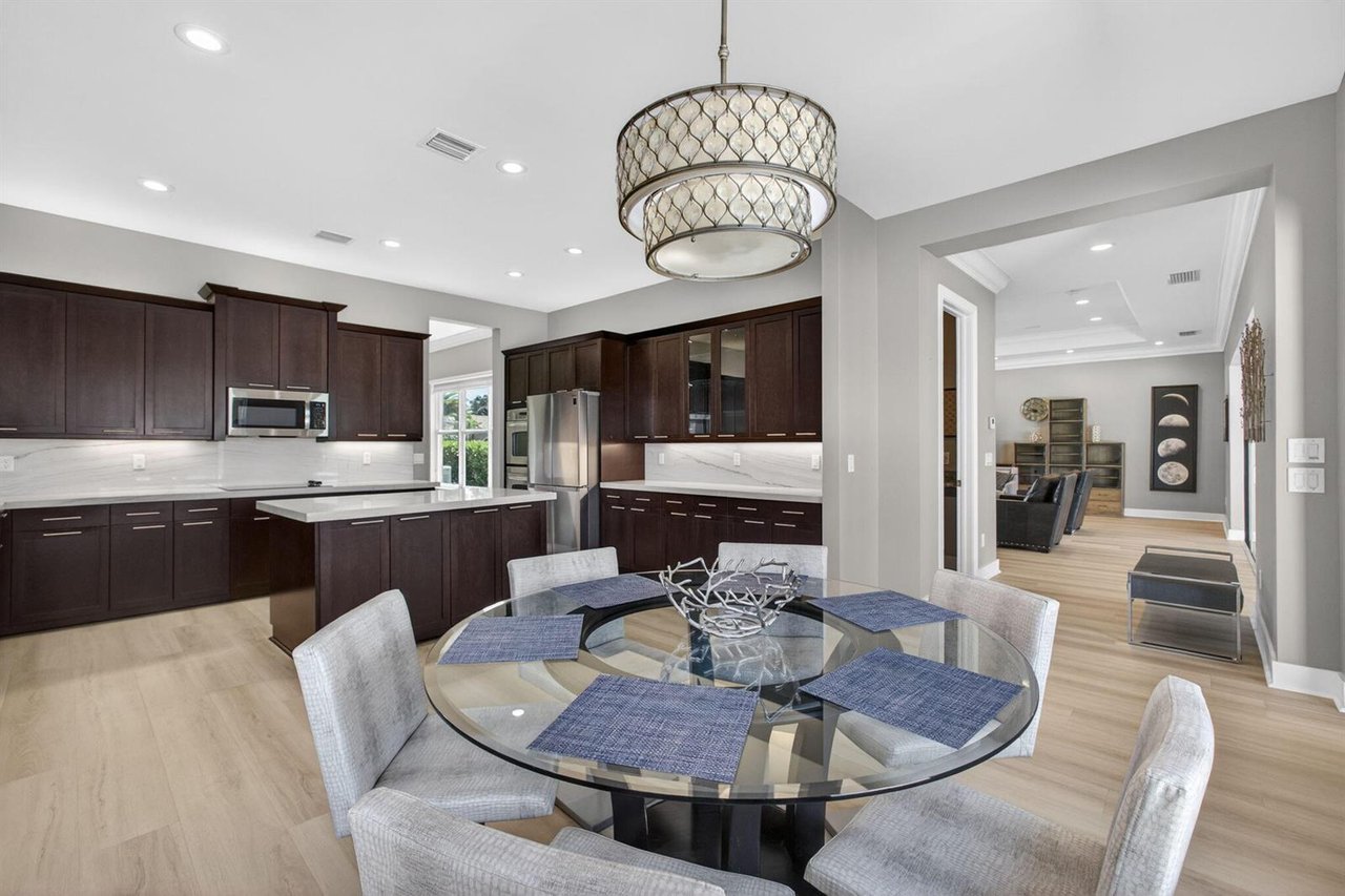 11135 Lynwood Palm Way