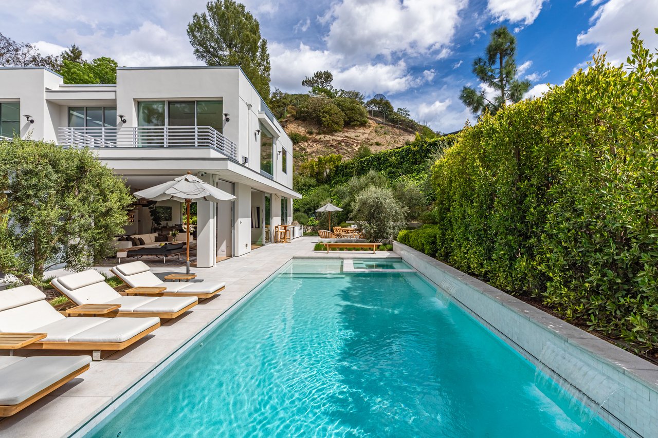 9011 Alto Cedro Dr, Beverly Hills