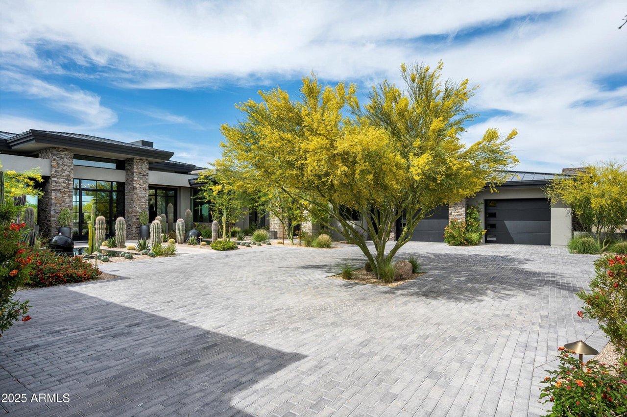 8328 E WHISPER ROCK TRL