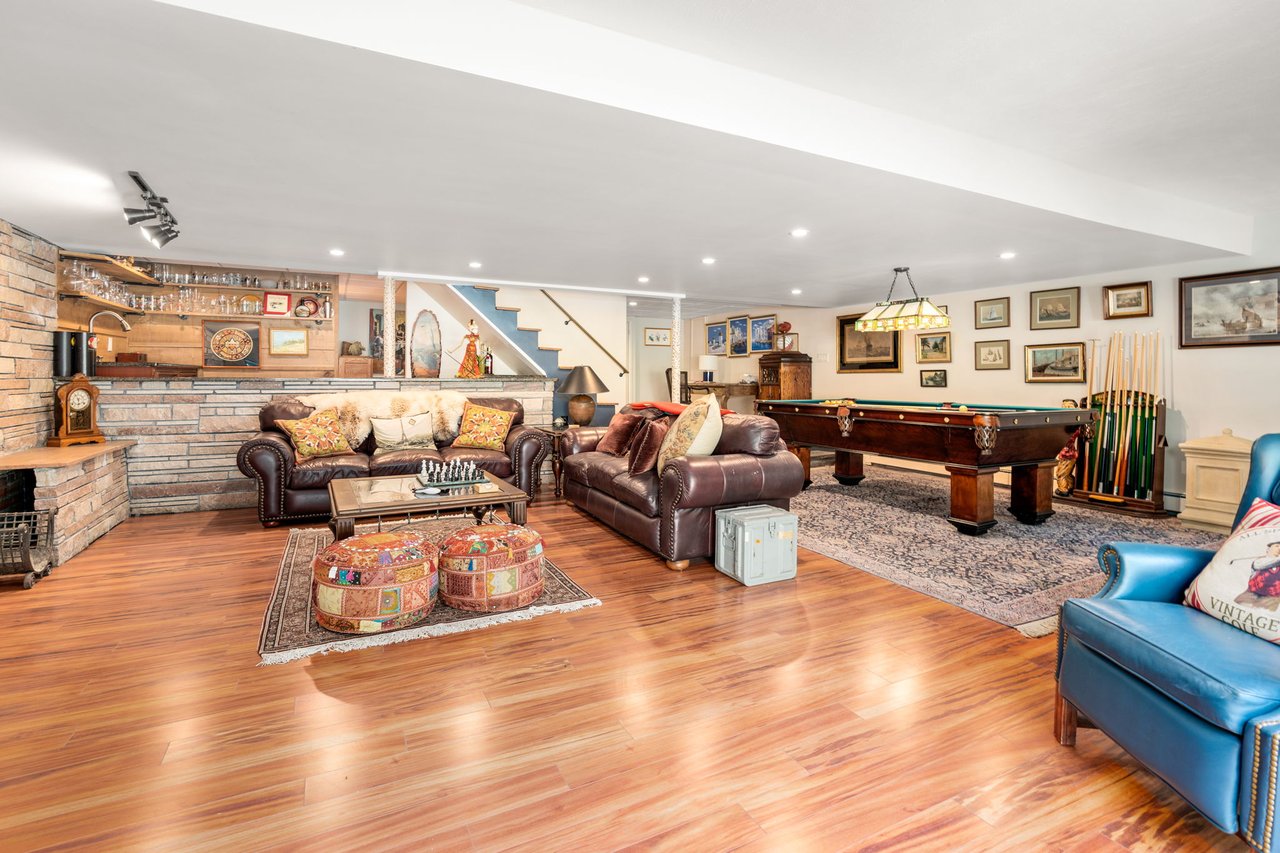 291 Adams St