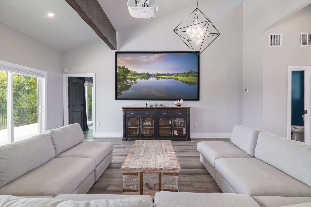 7206 Comanche Trail