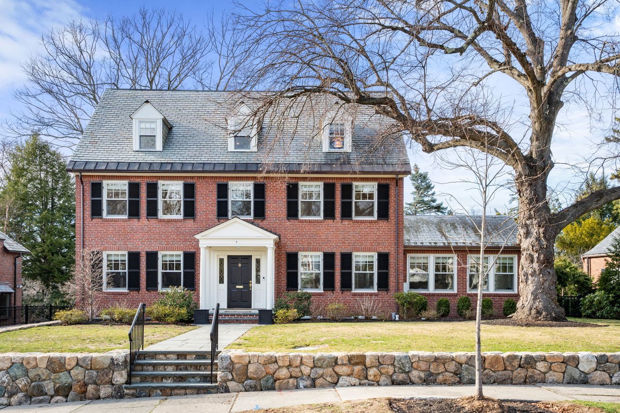 Chestnut Hill Colonial