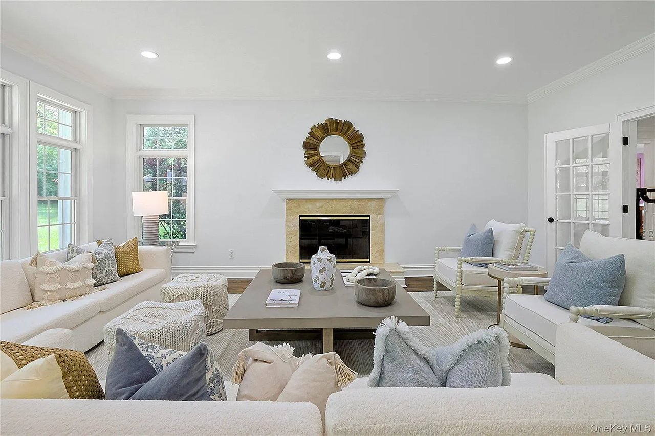 100 Fox Meadow Rd