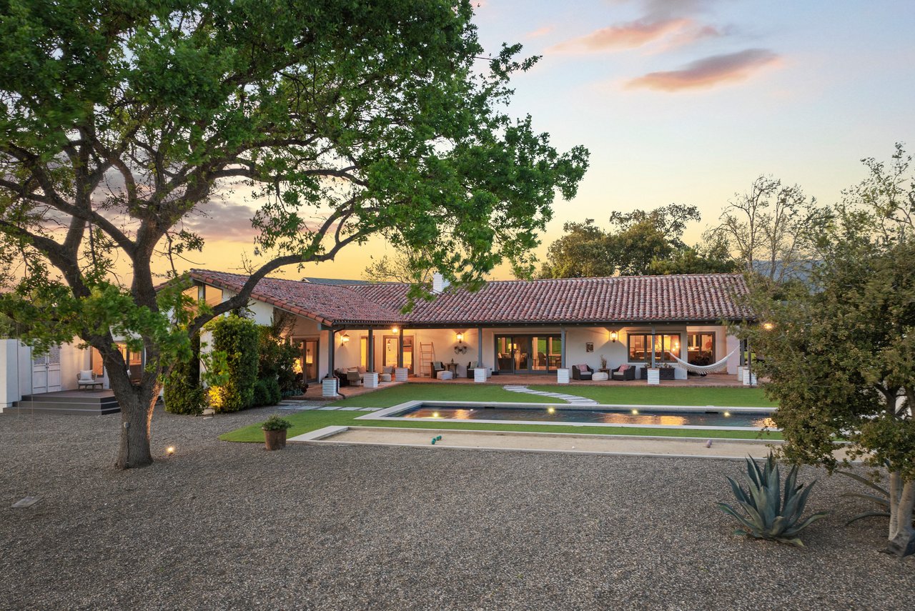 CONTEMPORARY HACIENDA with Privacy, Views, and Quality Craftsmanship