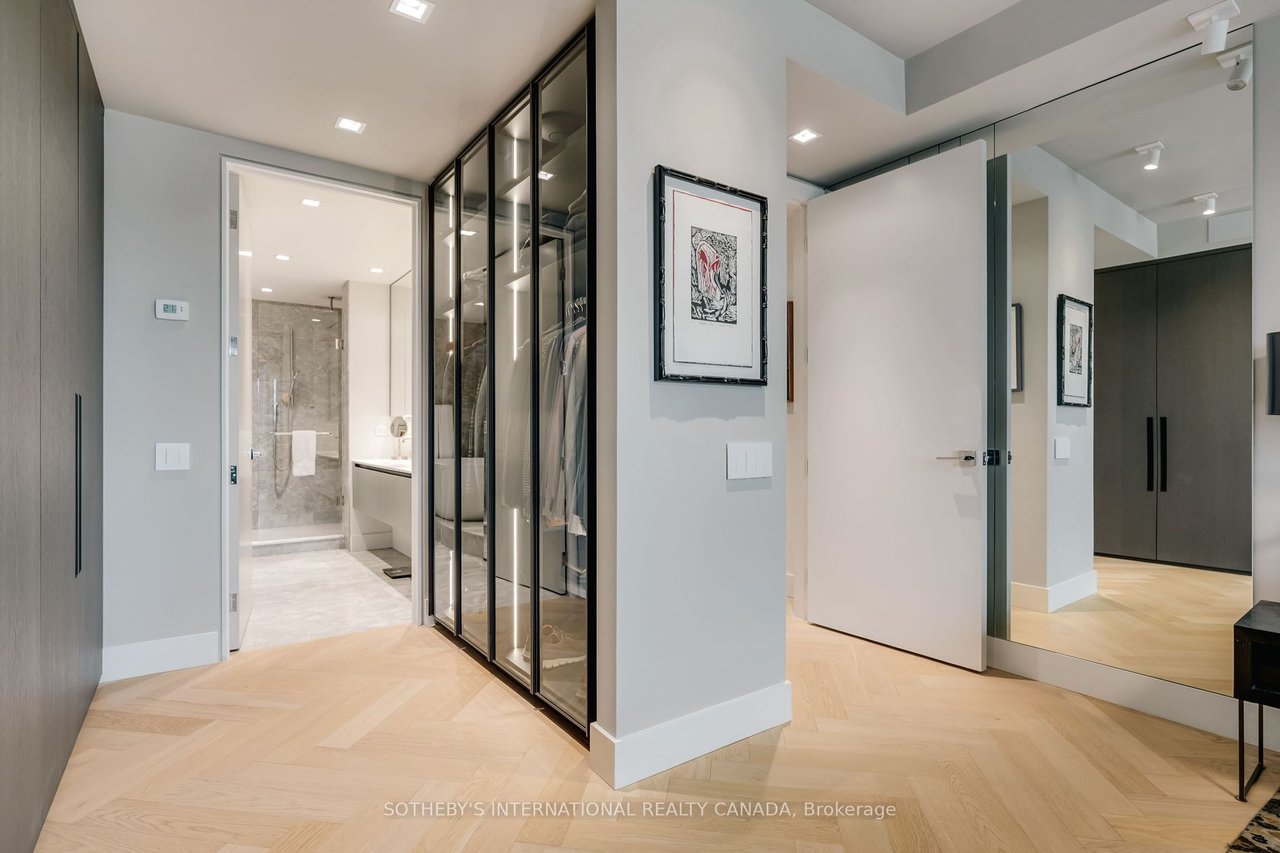 PERFECT SUITE IN YORKVILLE