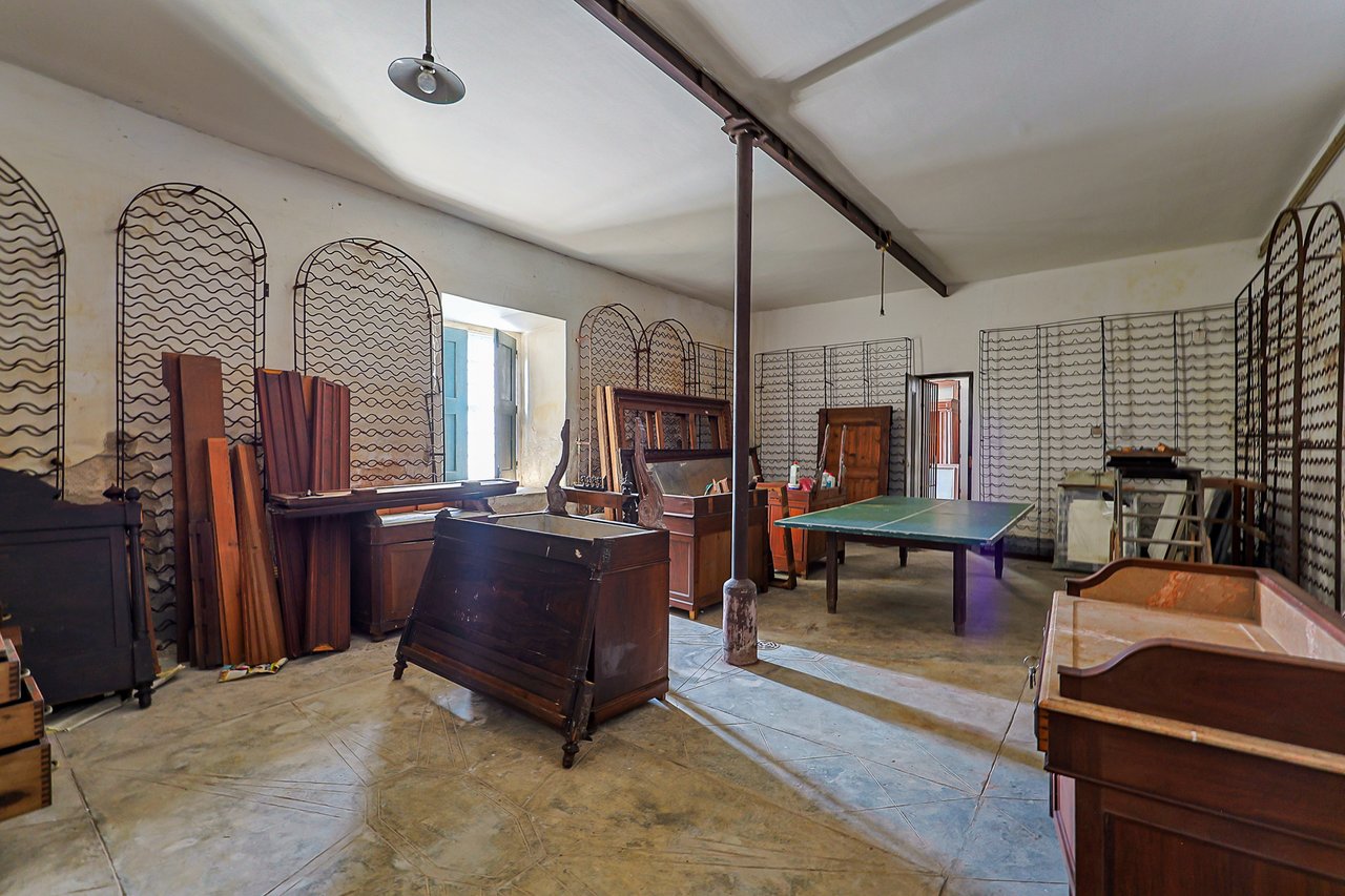 Magnificent 17th-Century Palace with  76,400 m² Estate Near Coimbra