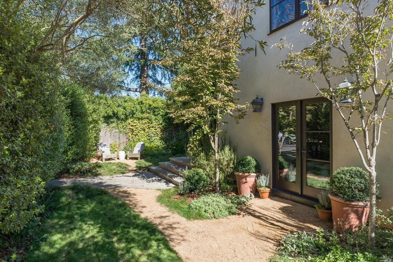 85 Austin Ave