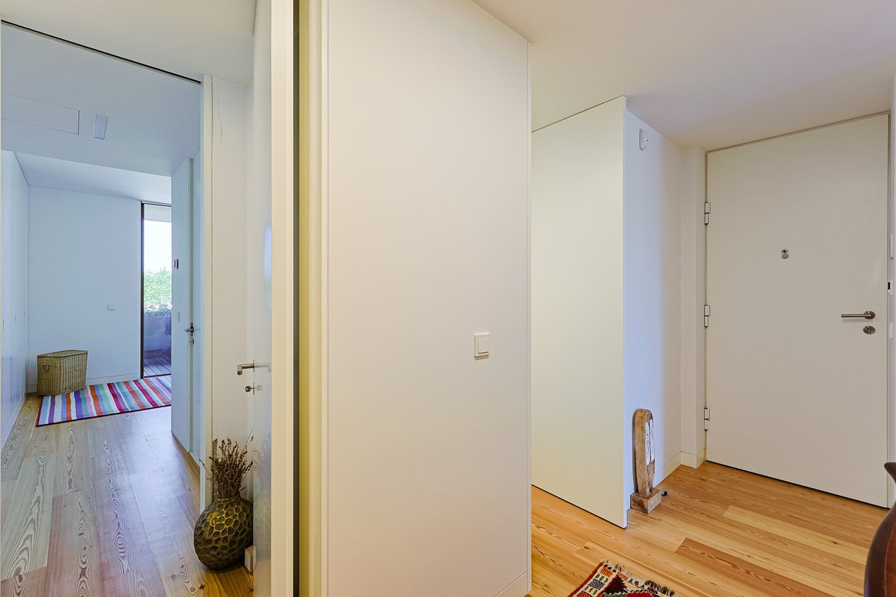 Elegant 2-Bedroom Apartment in One Living Cascais with Premium Amenities