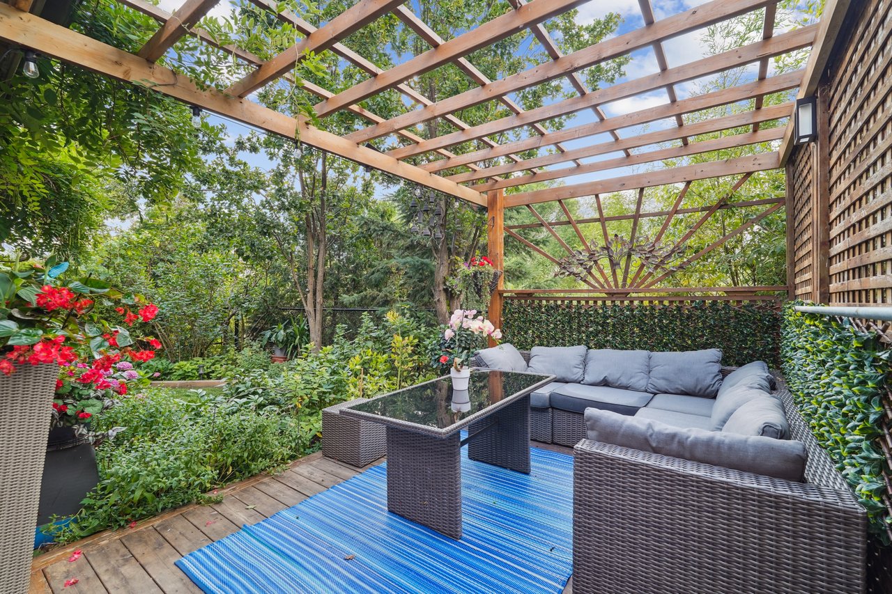 Family Living Backing onto Nature’s Beauty