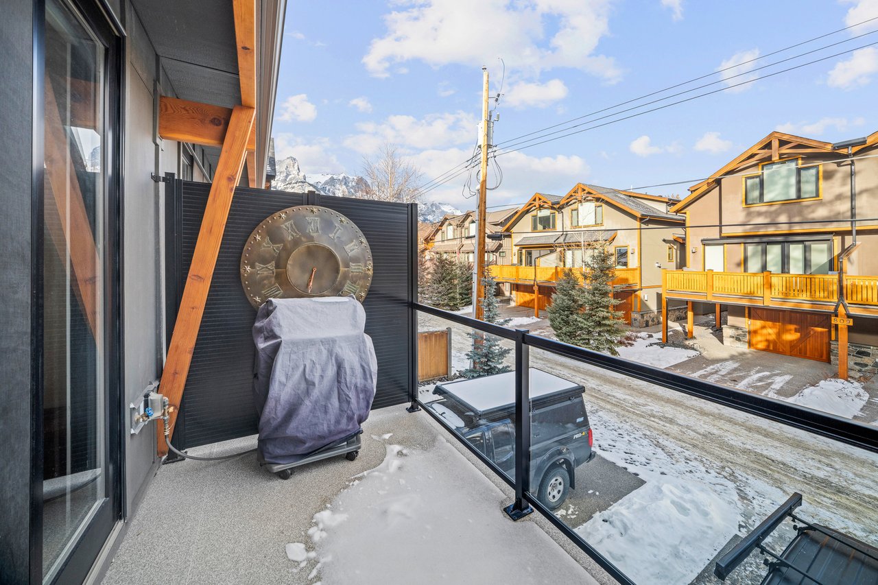 810 3rd Street Unit: 4