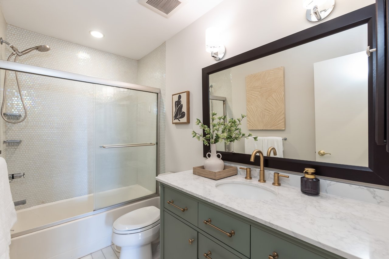 10751 Wilshire Blvd #1009, Westwood