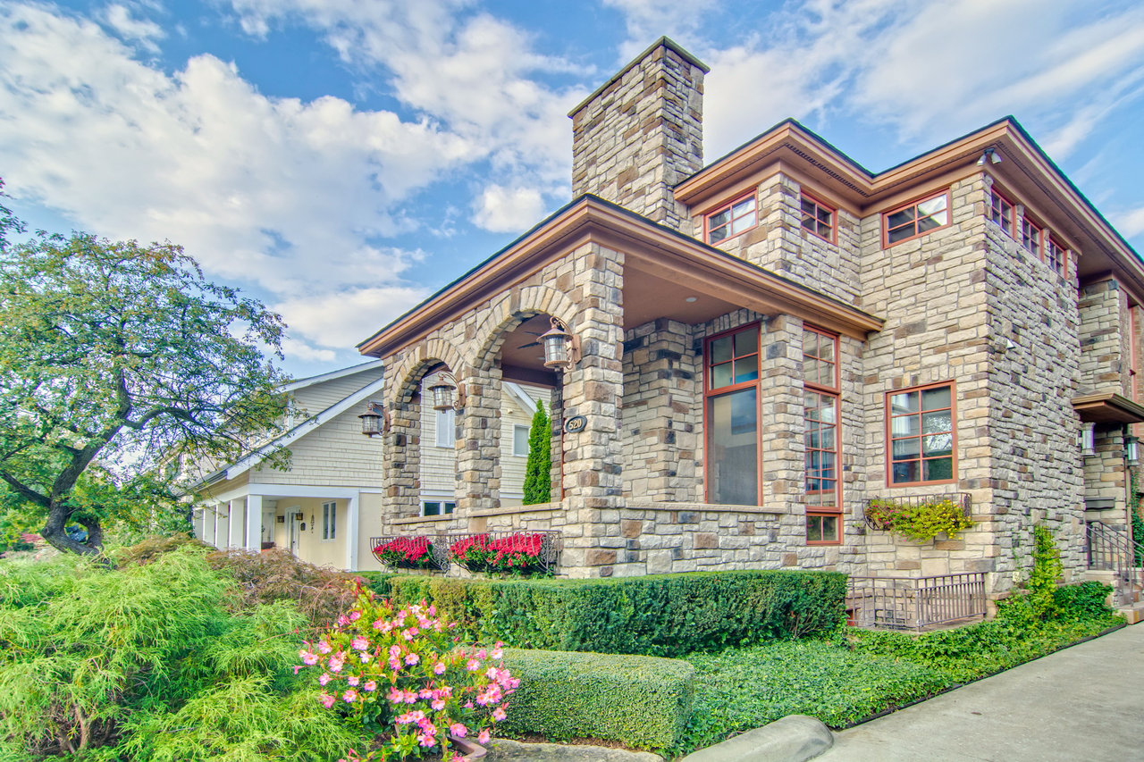 Custom home marketing