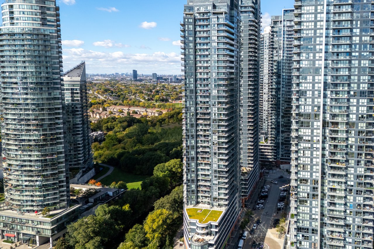 2212 Lake Shore Boulevard W 1803