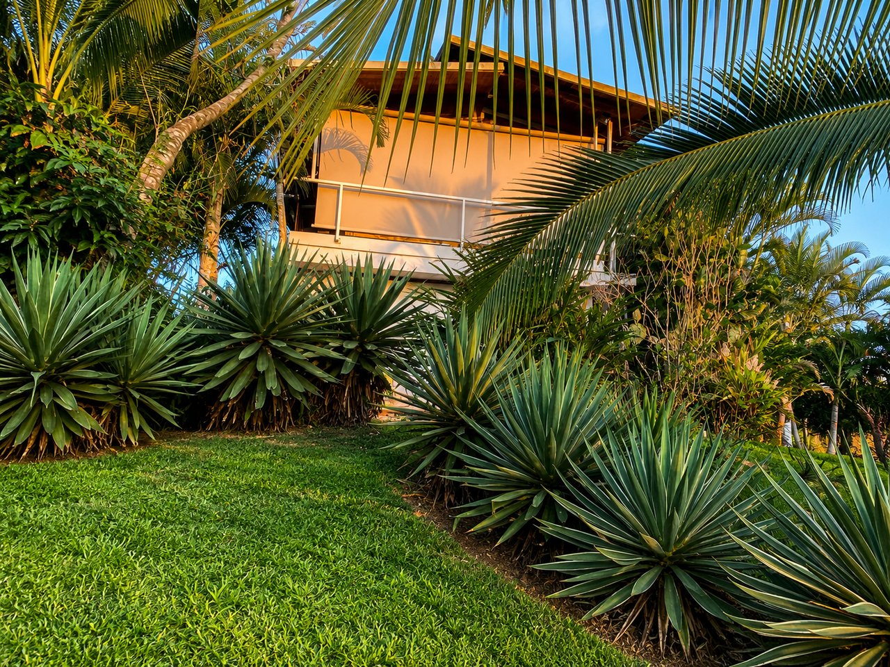 Santiago Garden House – Tropical Retreat with Pool, Views & Expansion Potential