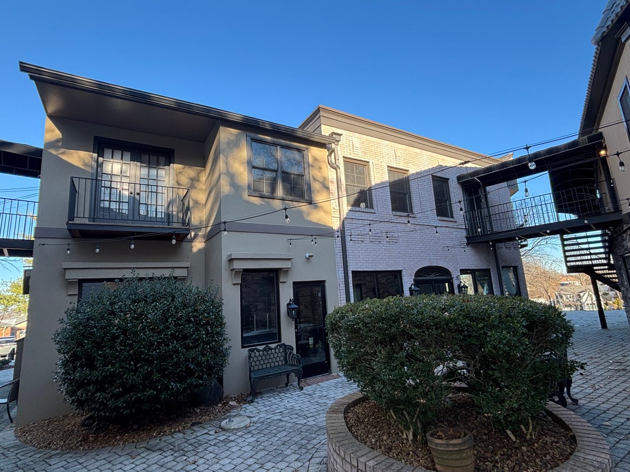 1143 Columbia Avenue