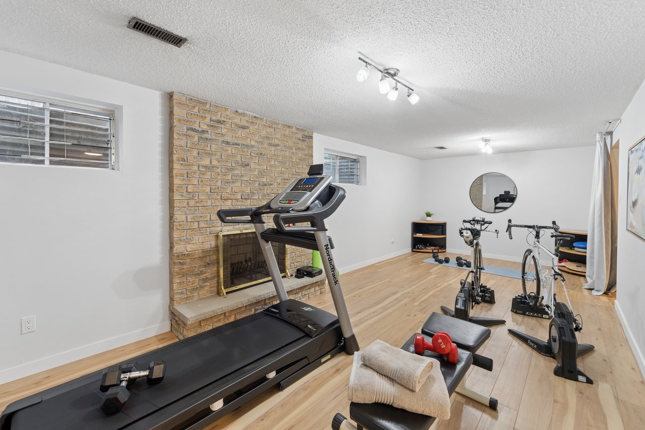 1156 Gloucester Square