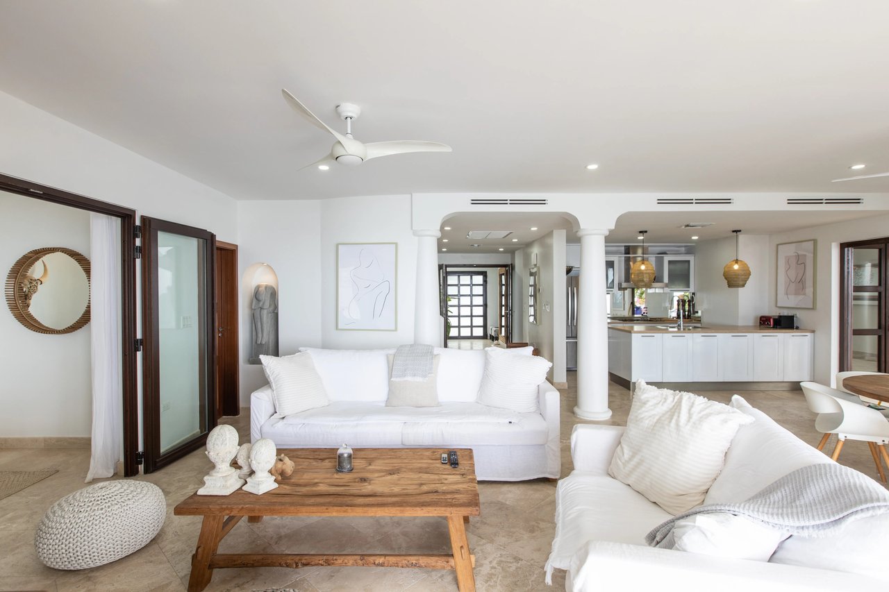 Exceptional Beachfront Villa – Cupecoy