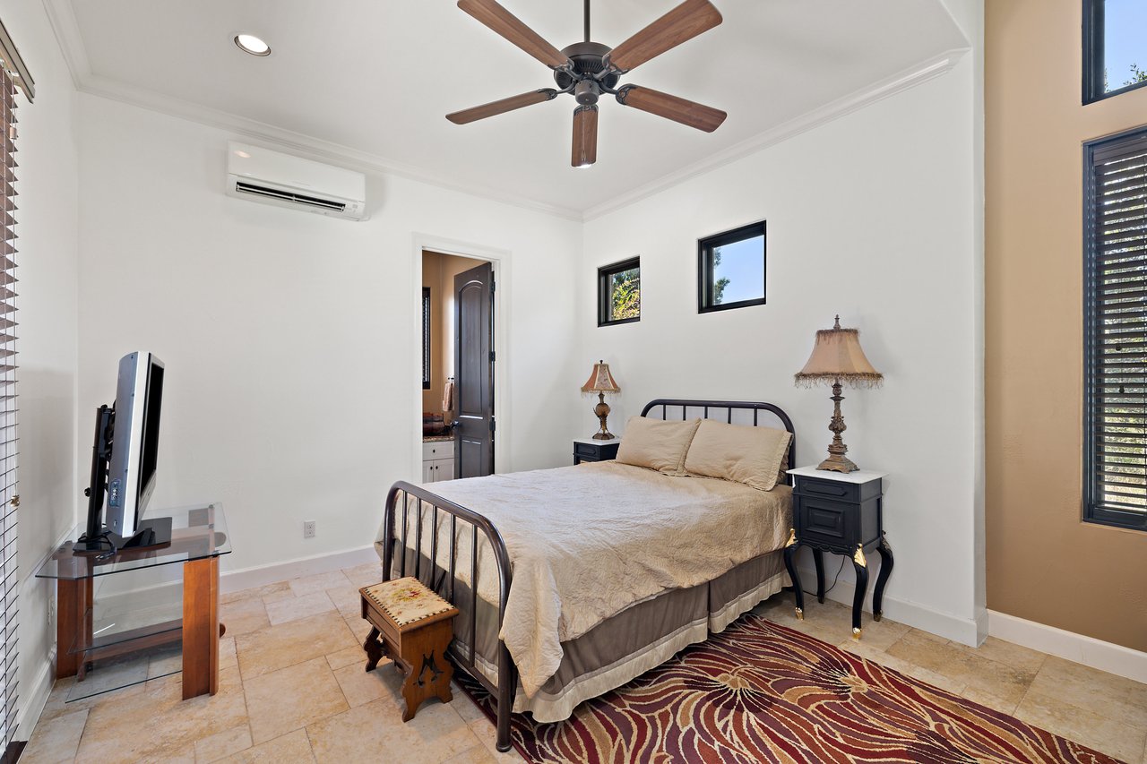 12802 Hacienda Ridge