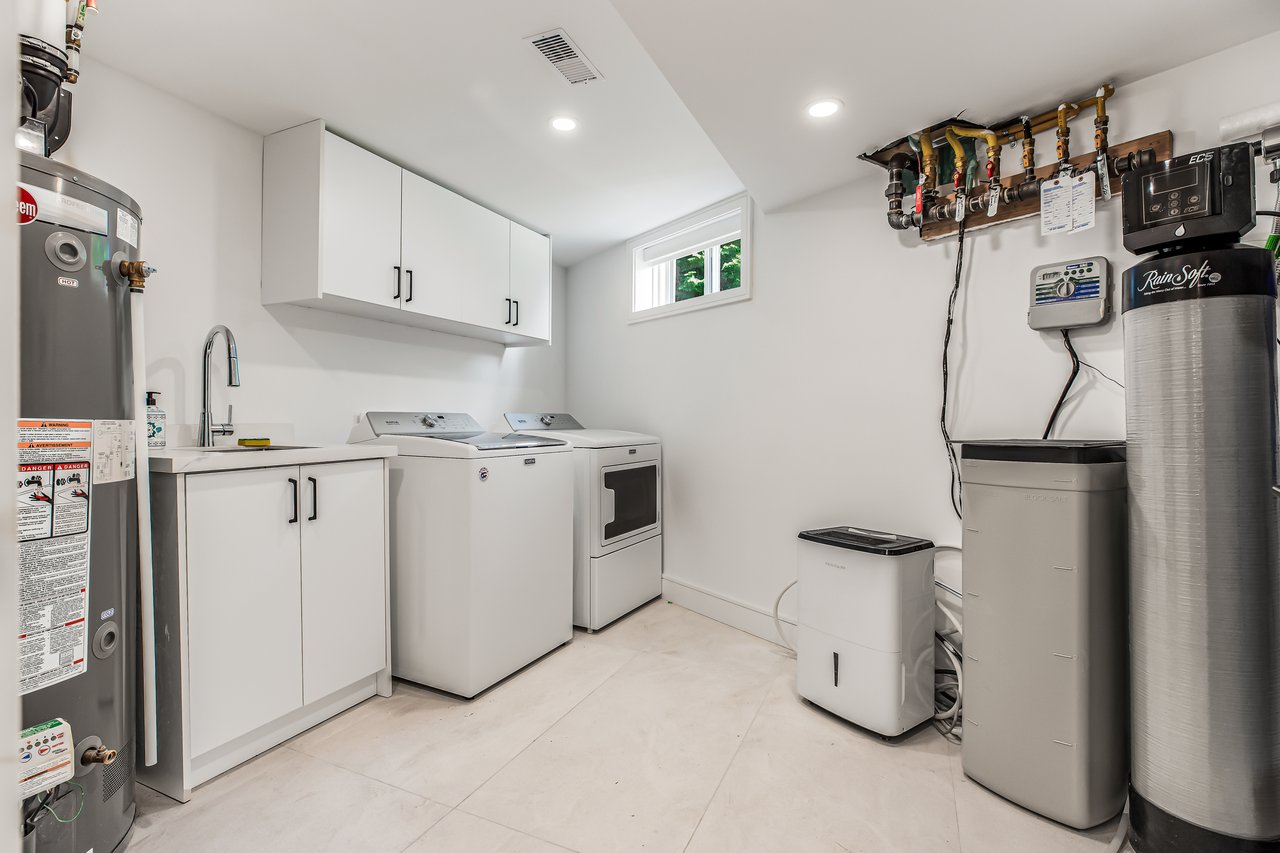 285 Balmy Beach Road
