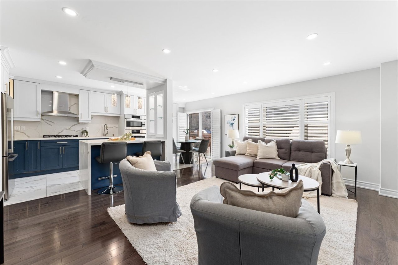 17 Holroyd St