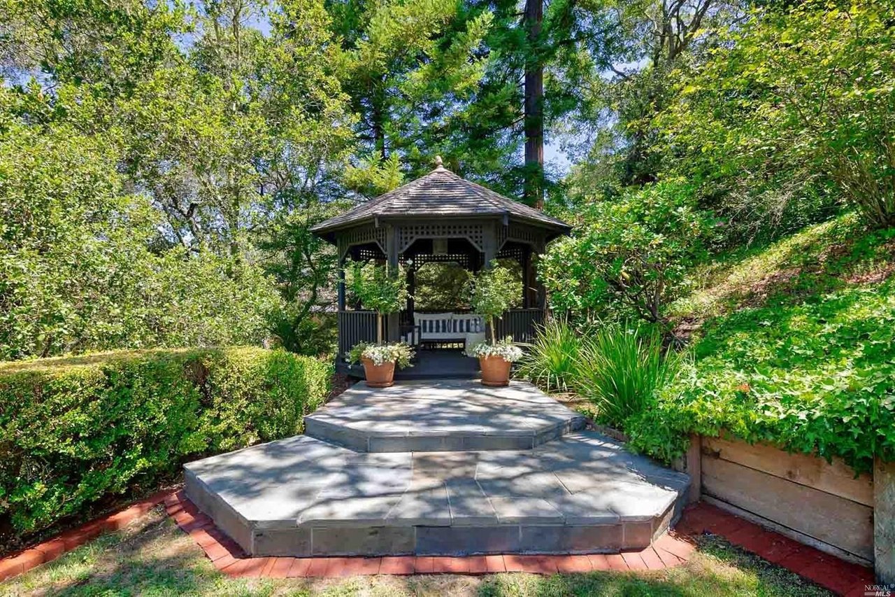 127 S Ridgewood Rd