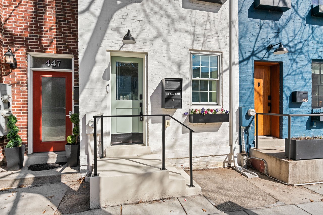 445 Ridge St NW