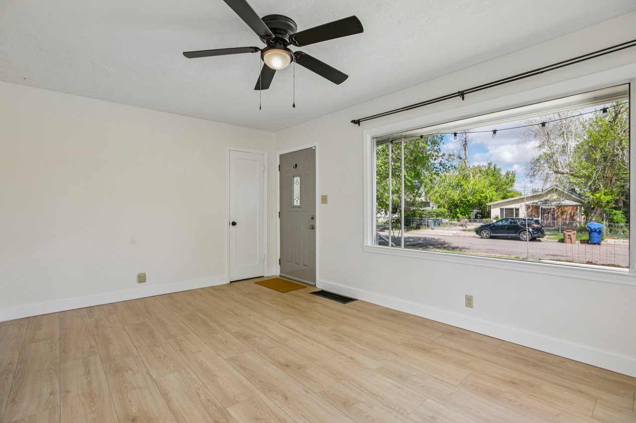 849 W Montague Ave