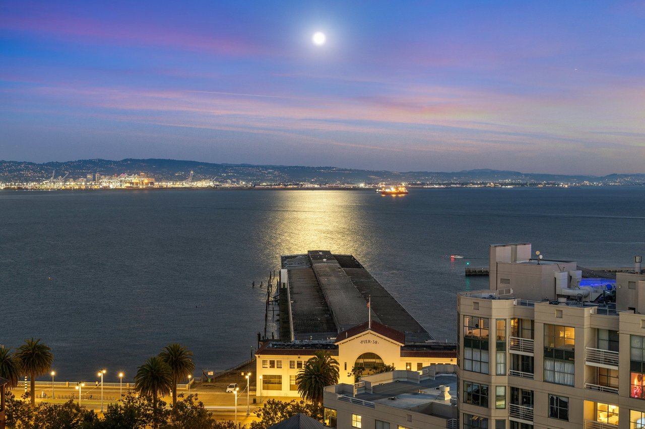 Elevated Corner with Downtown/Bay Views