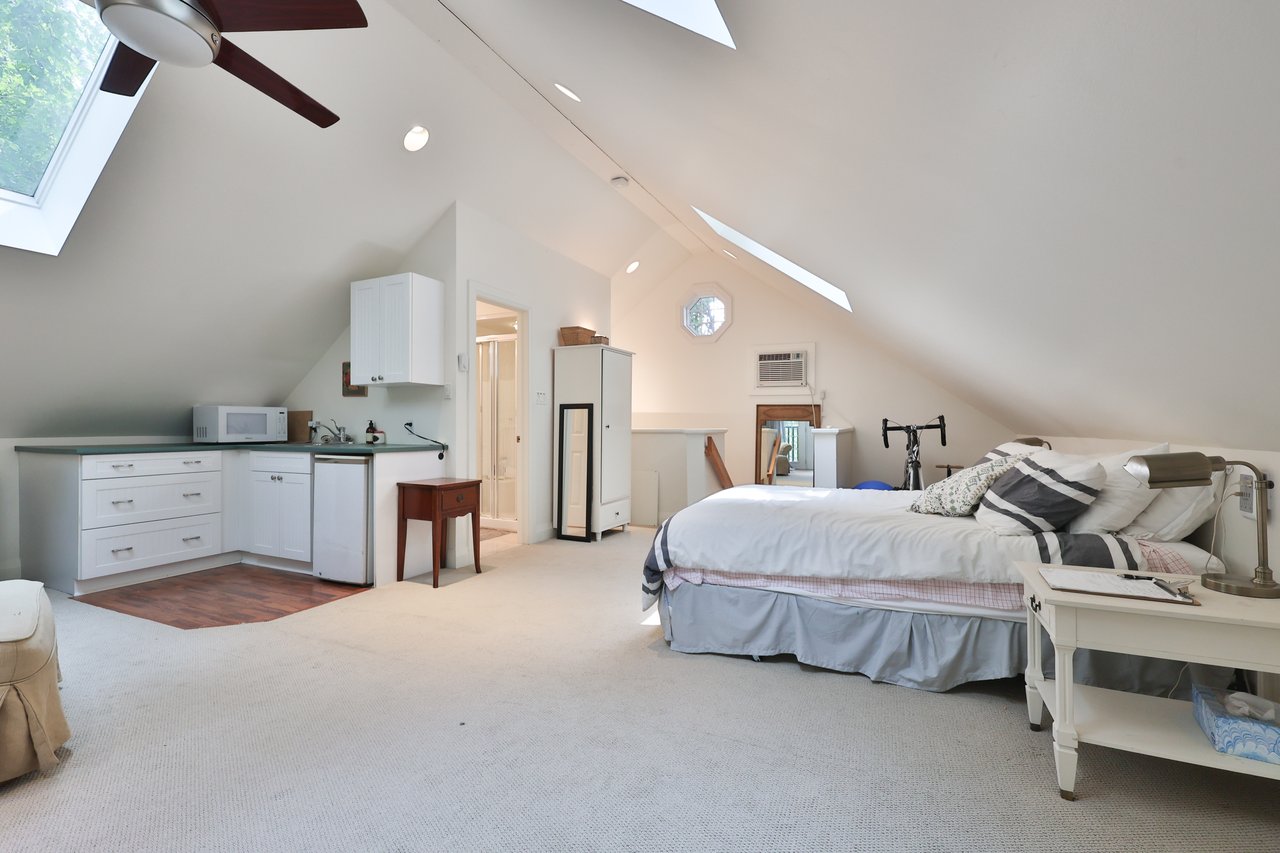 52 Kerr Street, Oakville