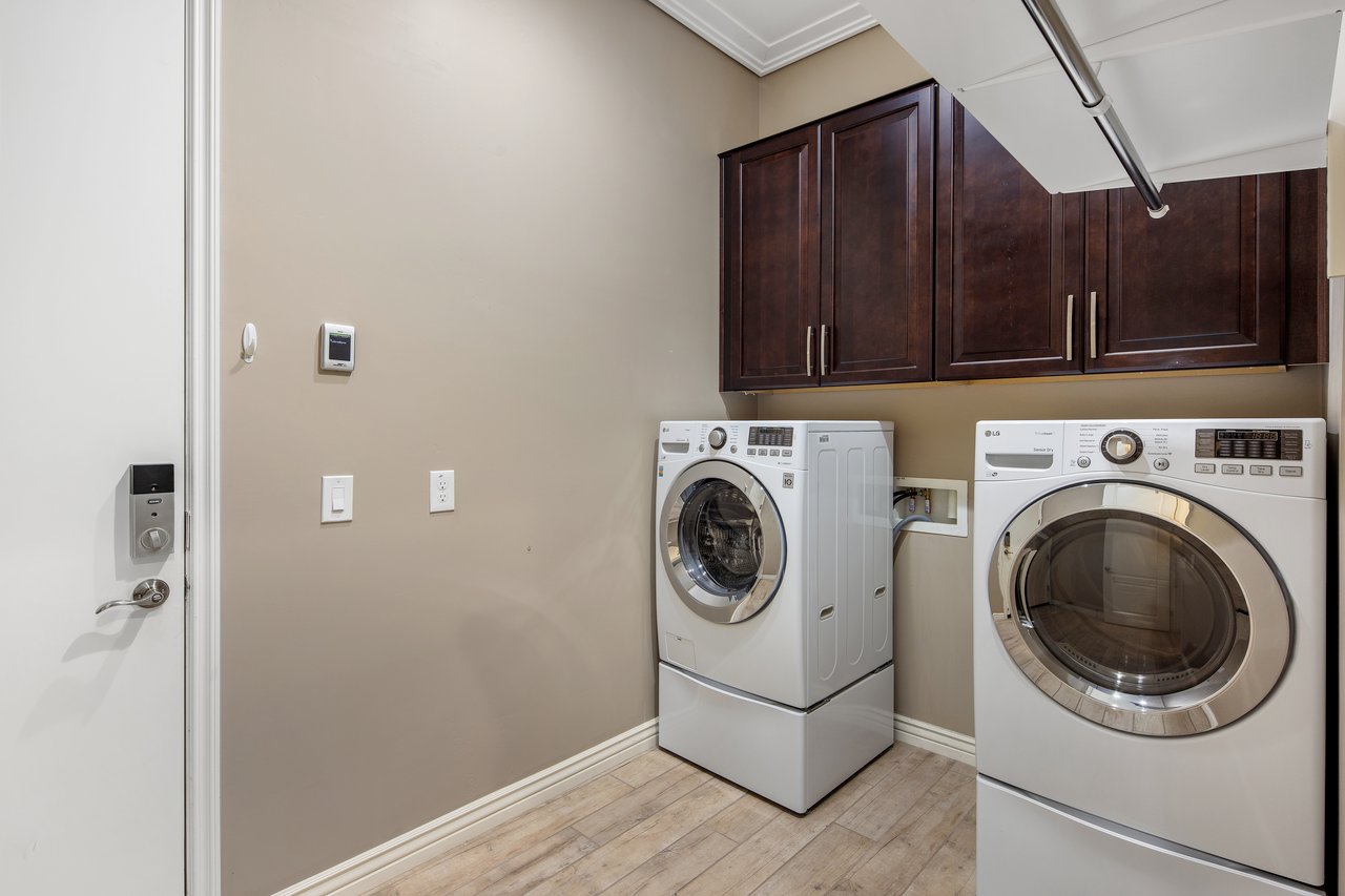2932 E Madison Vistas