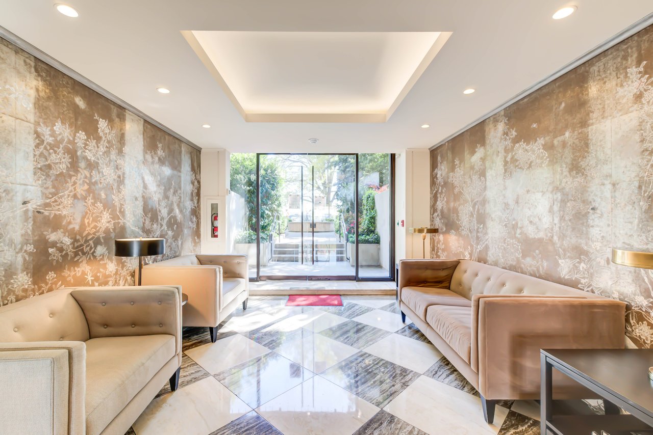 Watergate West Penthouse Seven