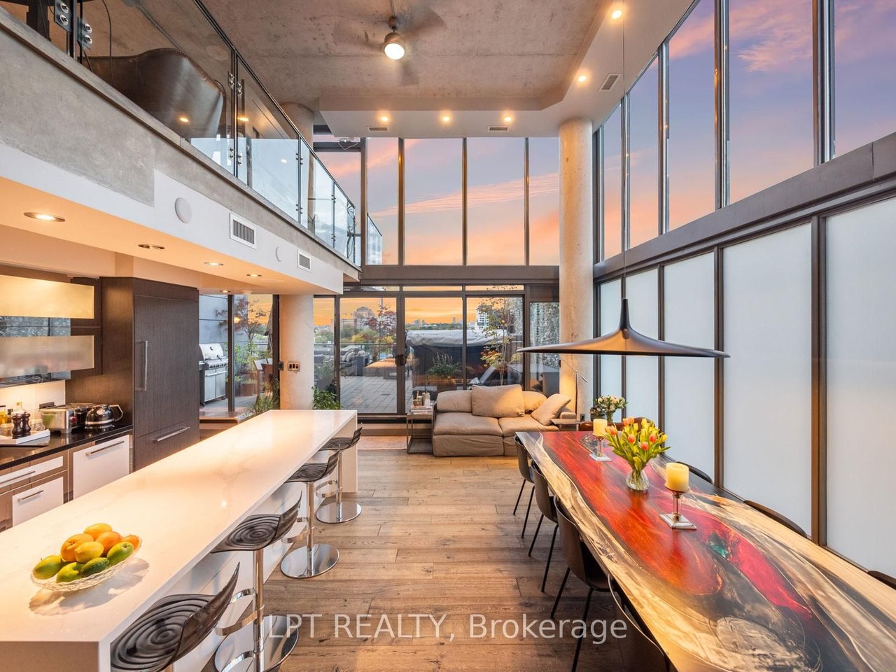 PENTHOUSE LUXURY IN KING WEST