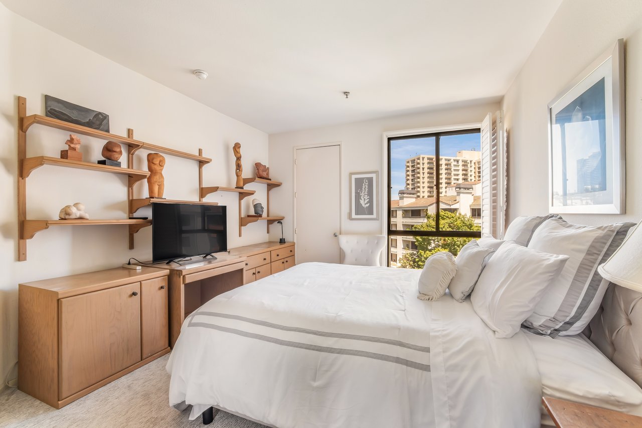 2131 Century Park Ln Unit: 402