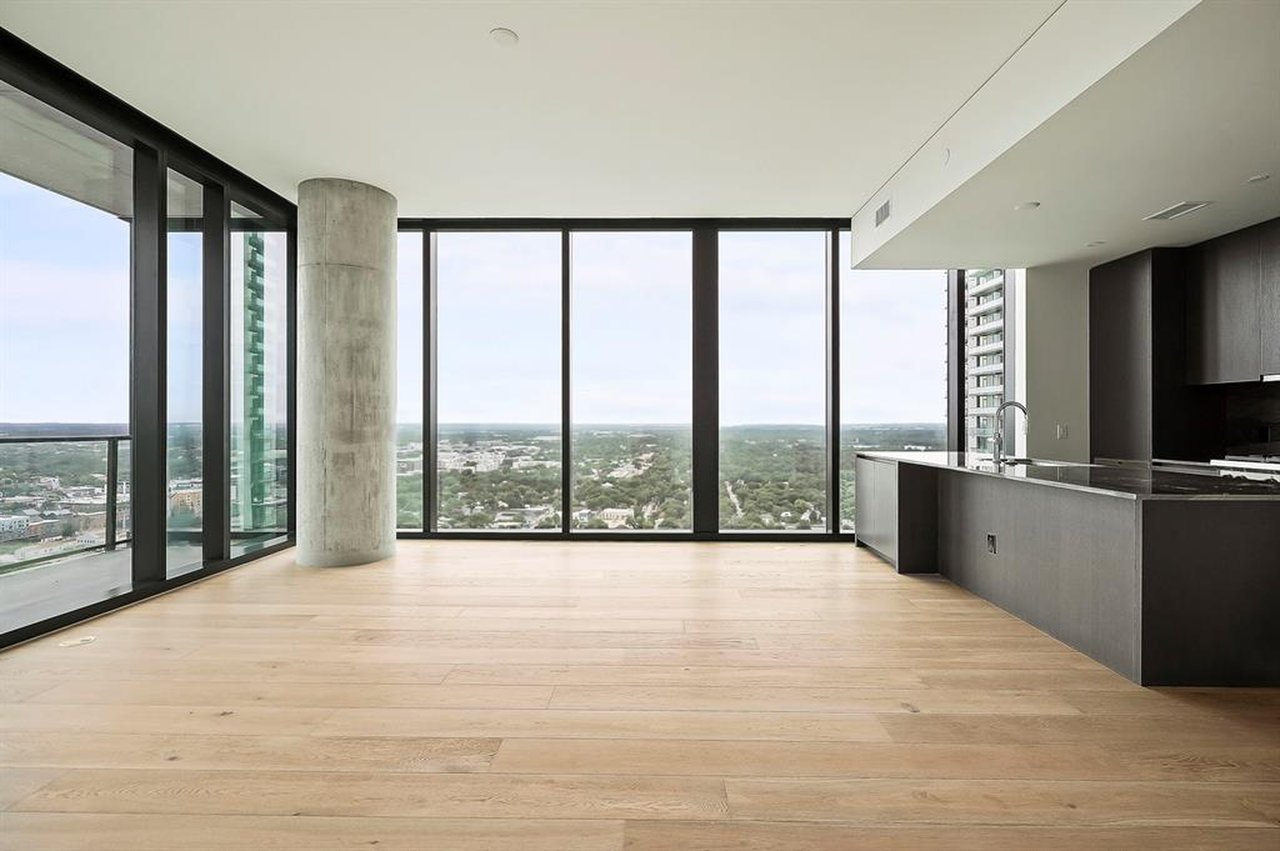 The Modern Residences: 610 Davis St. #2412