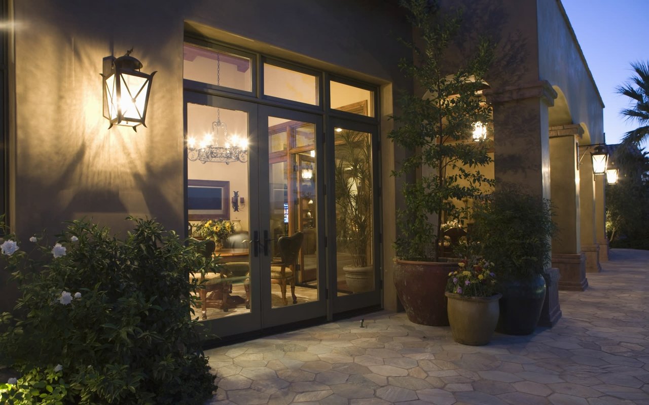 Profitable Hotspots in Miami: Where to Buy Now?