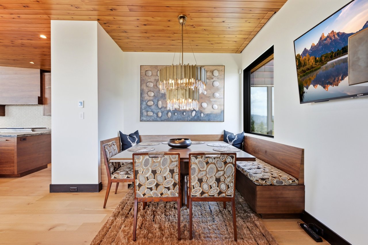 Top-of-Promontory Architectural Estate — Furnished & Turnkey - Front-Row Mountain Views