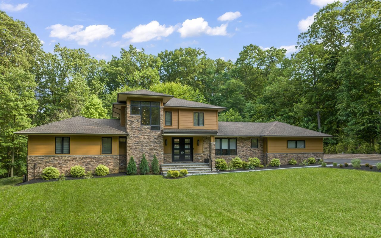 Custom-Built Luxury: Creating Your Dream Home in Holmdel, NJ