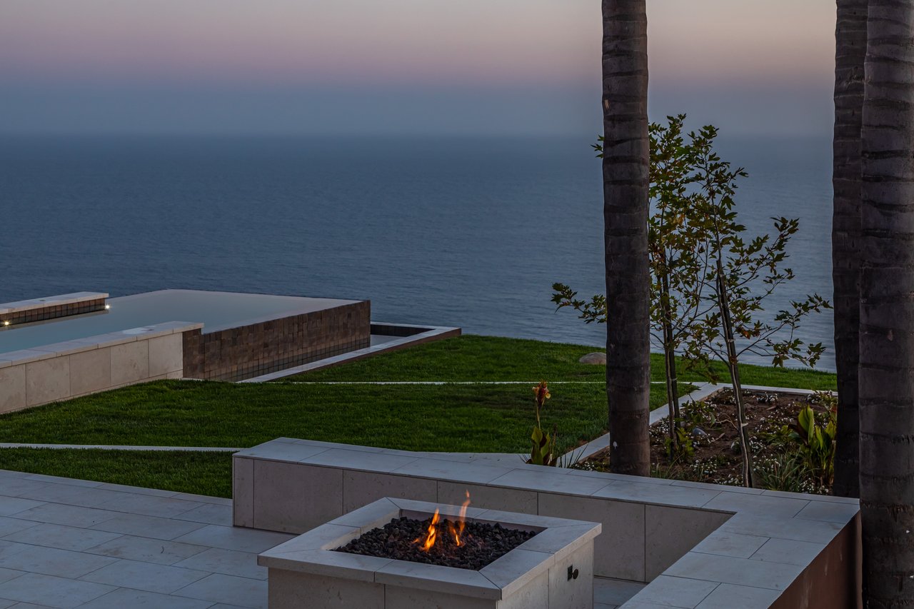 4346 Avenida De La Encinal