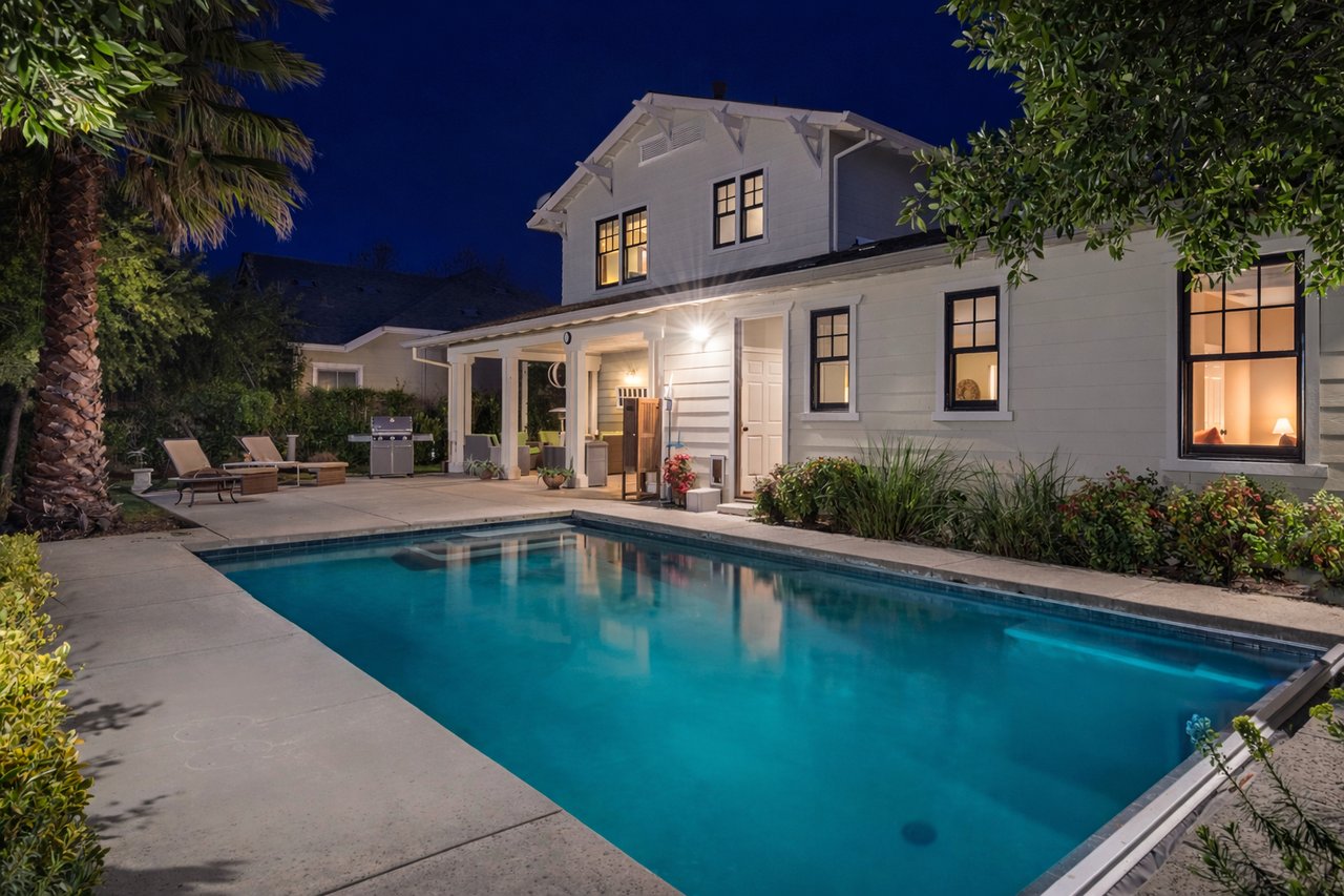 724 Charles Van Damme Way