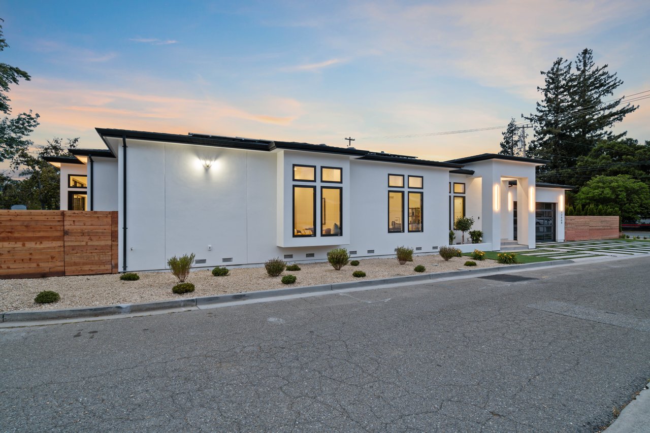 Sun Valley Court