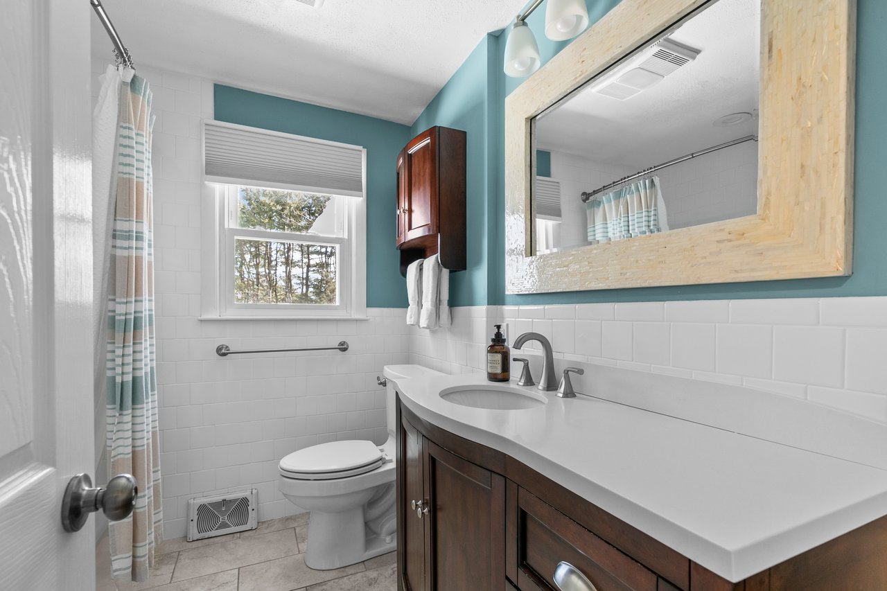 60 Knollwood Circle, North Kingstown, RI 02852