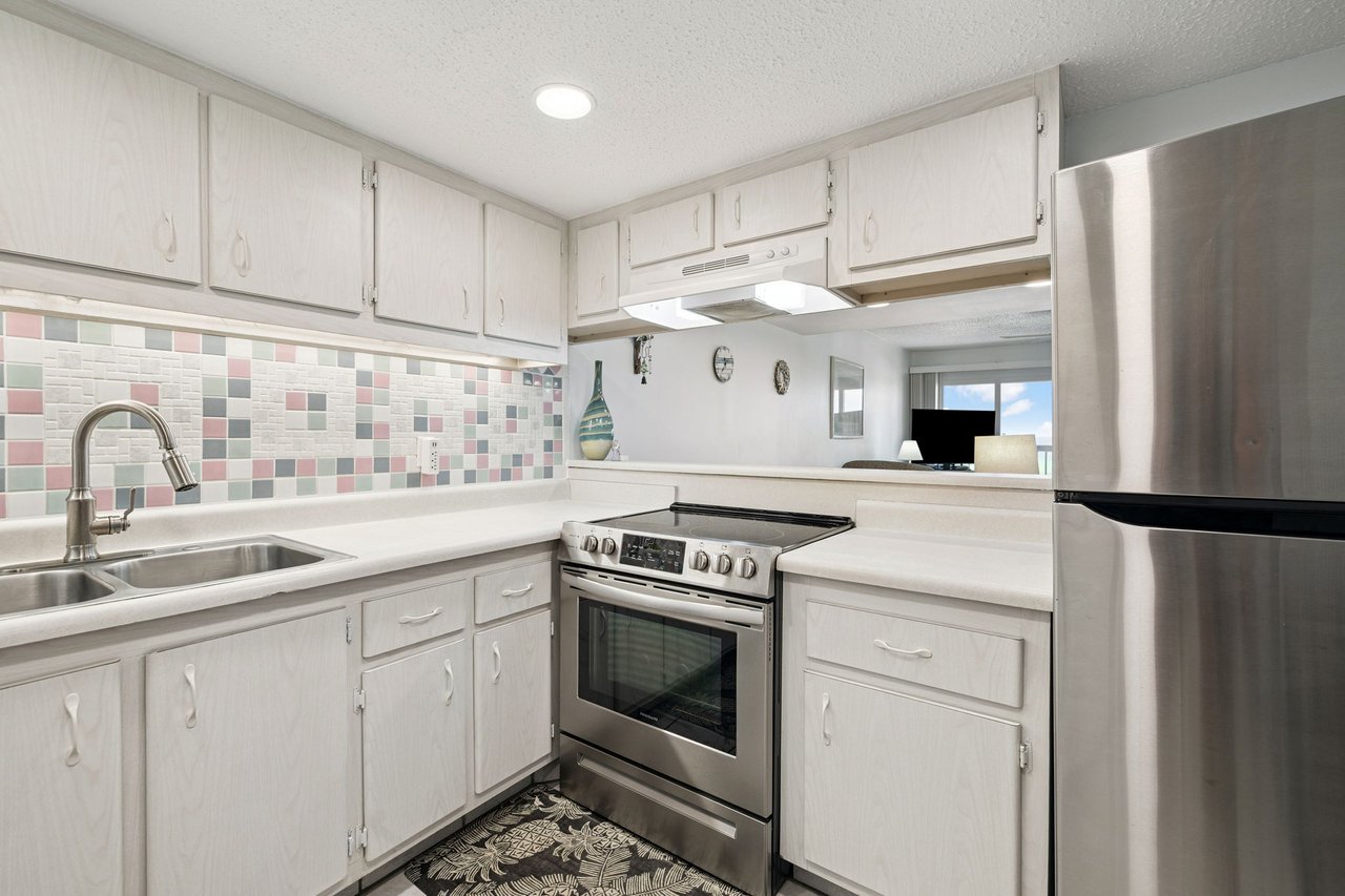 Pinnacle Port Condominium