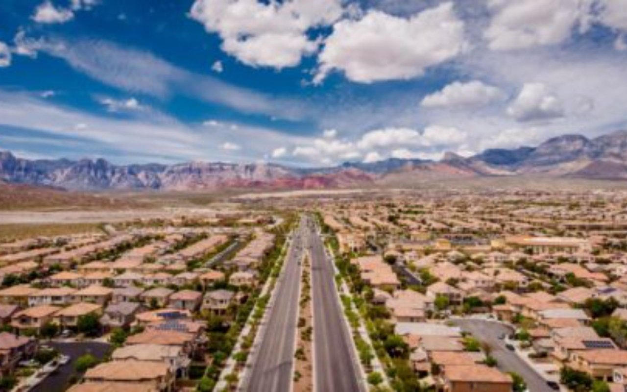 Comparing Summerlin and Henderson, Las Vegas