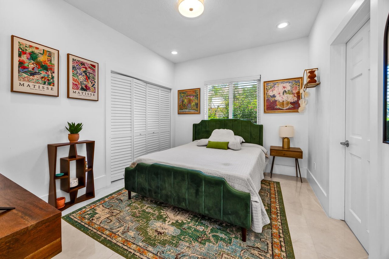 Palmetto Bay Perfection: Spacious, Serene, Stunning